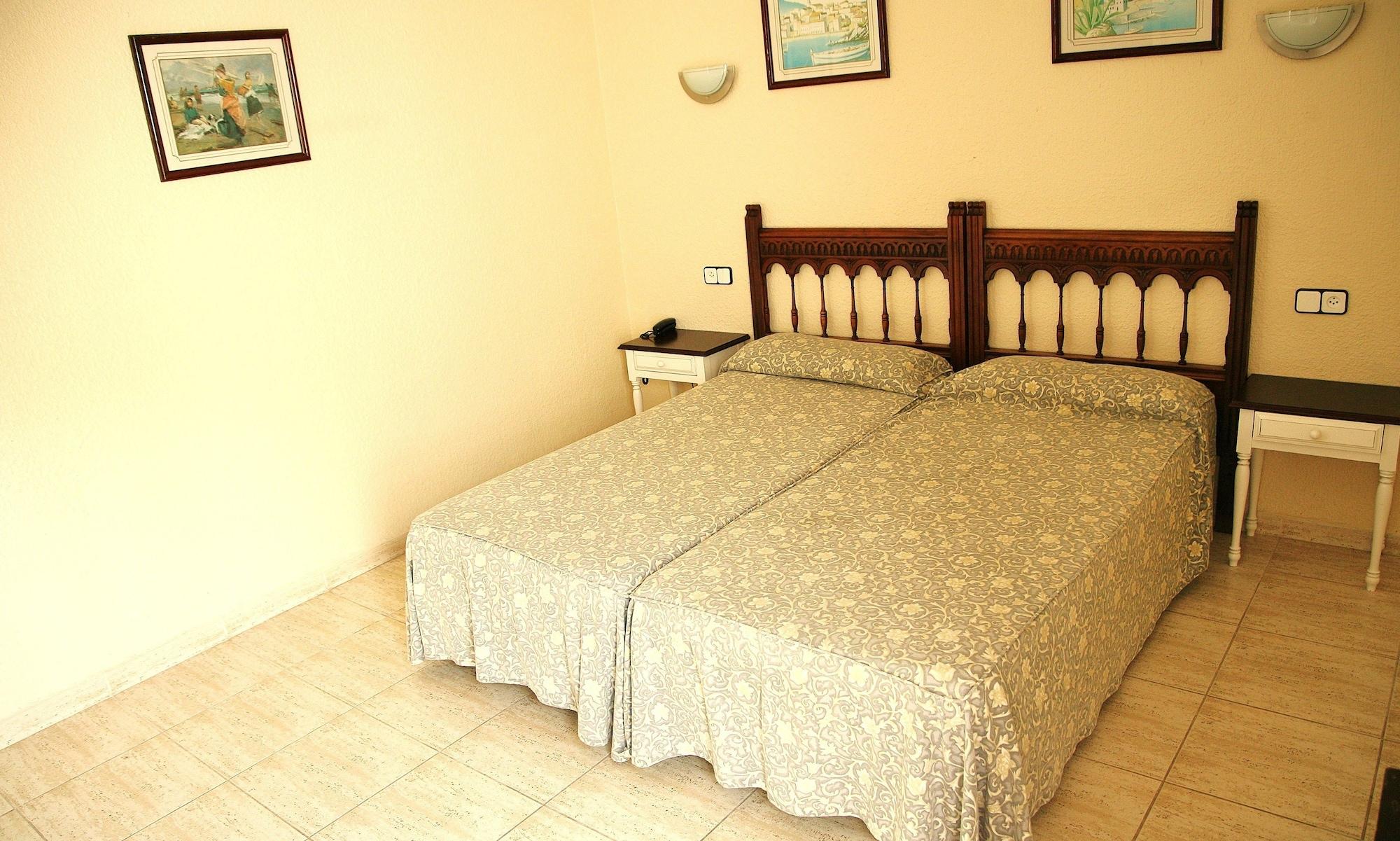 Villa Columbus Family Boutique Hotel Peguera Exterior foto